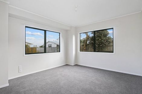 Photo of property in 33a Stevenson Road, Clarks Beach, 2122