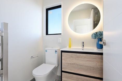 Photo of property in 14e Durham Street, Te Atatu Peninsula, Auckland, 0610