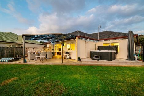 Photo of property in 15 Espalier Drive, Henderson, Auckland, 0612