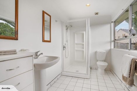 Photo of property in 27a Clairville Crescent, Wai O Taiki Bay, Auckland, 1072