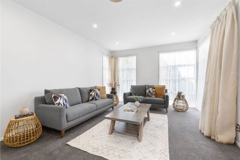 Photo of property in 4 Law Lane, Mount Pleasant, Christchurch, 8081