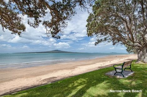 Photo of property in 2/22 North Avenue, Narrow Neck, Auckland, 0624