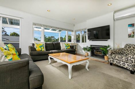 Photo of property in 109 Browns Bay Road, Browns Bay, Auckland, 0630