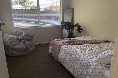 Photo of property in 24 Normandy Place, Henderson, Auckland, 0610