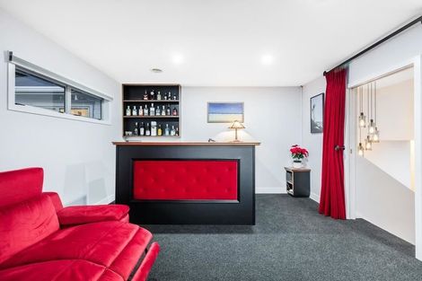 Photo of property in 22 Kowhai Street, Eastbourne, Lower Hutt, 5013