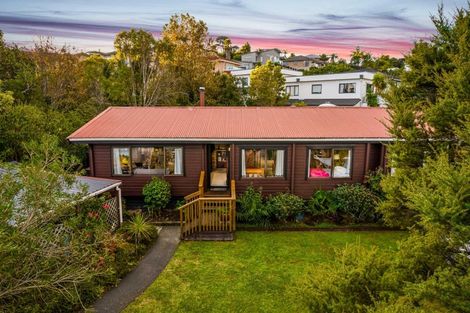 Photo of property in 124 West Harbour Drive, West Harbour, Auckland, 0618