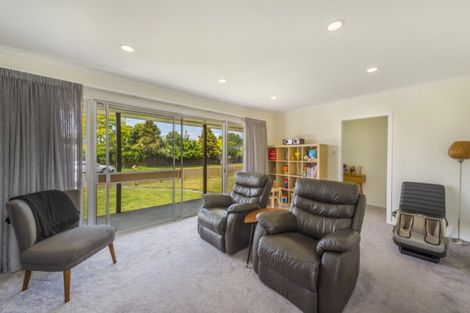 Photo of property in 14 Oakfield Crescent, Pukete, Hamilton, 3200