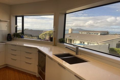 Photo of property in 15b Eastcliffe Road, Castor Bay, Auckland, 0620