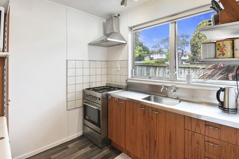 Photo of property in 1 Hobart Crescent, Wattle Downs, Auckland, 2103
