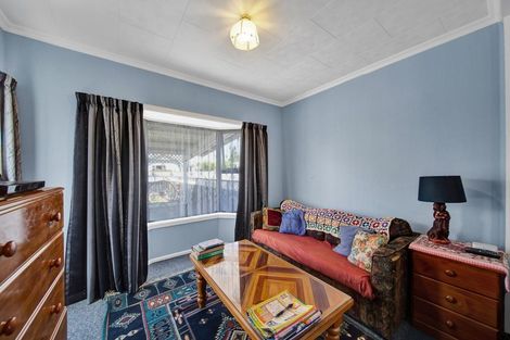 Photo of property in 15 Disraeli Street, Hawera, 4610