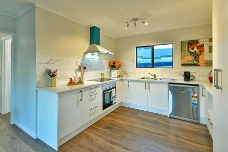 Photo of property in 1/11 Barneys Farm Road, Clendon Park, Auckland, 2103