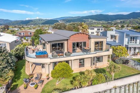 Photo of property in 3 The Palms, Raumati Beach, Paraparaumu, 5032