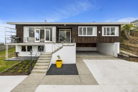 Photo of property in 77 Easther Crescent, Kew, Dunedin, 9012