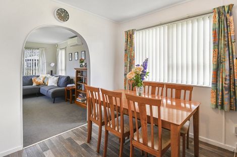 Photo of property in 1 Hobart Crescent, Wattle Downs, Auckland, 2103