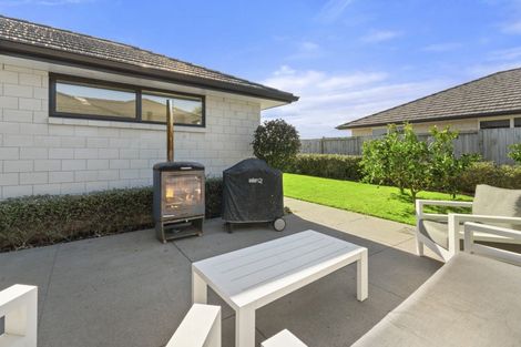 Photo of property in 17 Charlotte Drive, Omokoroa, 3114
