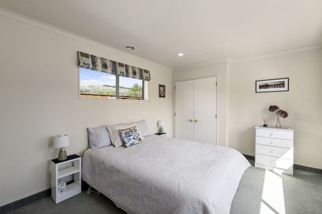 Photo of property in 16 Harry Shaw Way, Raumati South, Paraparaumu, 5032