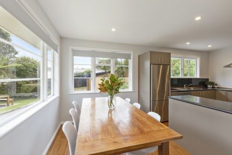 Photo of property in 46 Poto Road, Normandale, Lower Hutt, 5010