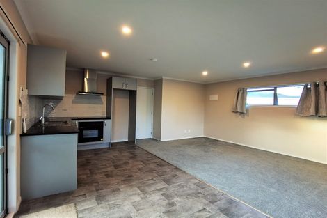 Photo of property in 9 Lisa Rise, Half Moon Bay, Auckland, 2012