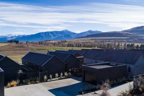 Photo of property in 10 Fife Court, Jacks Point, Queenstown, 9371