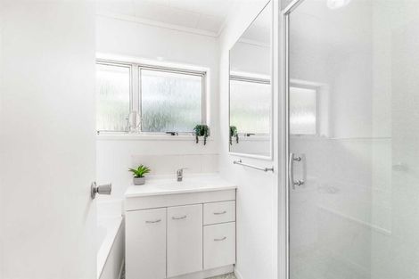 Photo of property in 8 Newstead Avenue, Browns Bay, Auckland, 0632