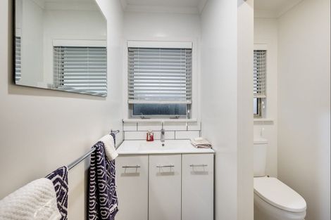 Photo of property in 9 Lowther Place, Taradale, Napier, 4112