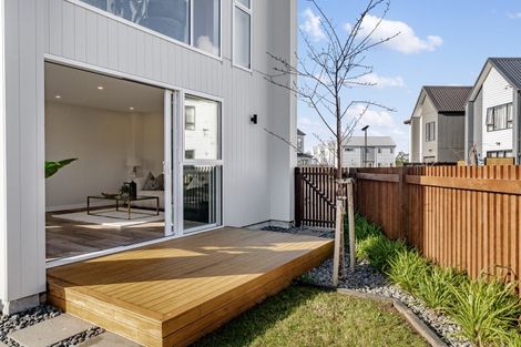 Photo of property in 6 Cara Avenue, Kumeu, 0810