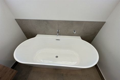 Photo of property in 58 Archibald Road, Kelston, Auckland, 0602