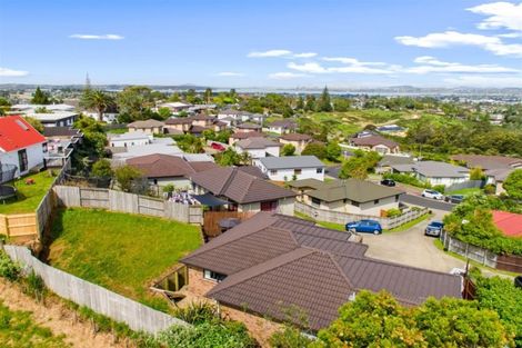 Photo of property in 21 Cityview Place, Massey, Auckland, 0614