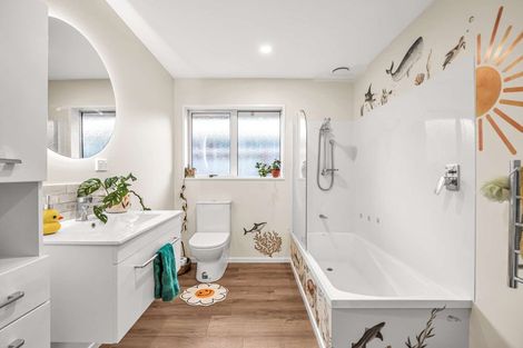 Photo of property in 43 Gladstone Road, Woodend, 7610