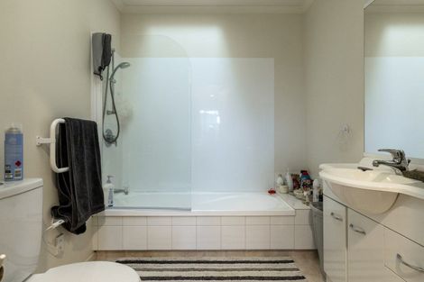 Photo of property in 31 Lakeridge Close, Rangatira Park, Taupo, 3330