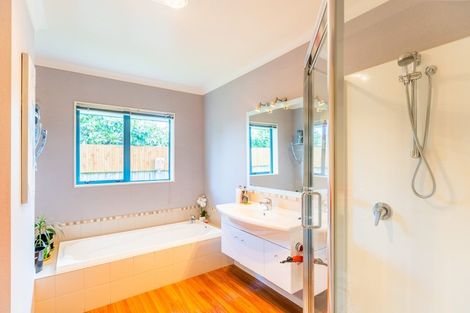 Photo of property in 54 Realm Drive, Paraparaumu, 5032