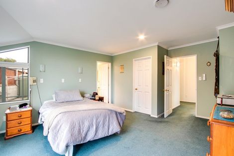 Photo of property in 15 Kavanagh Road, Hospital Hill, Napier, 4110