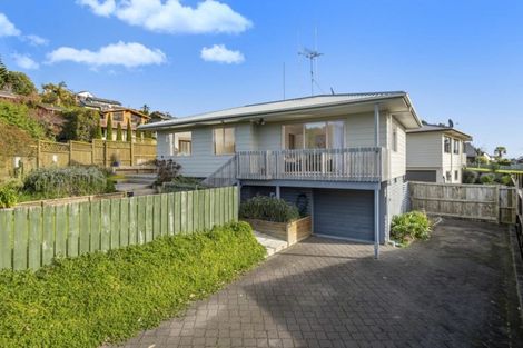 Photo of property in 1 Endeavour Avenue, Welcome Bay, Tauranga, 3112