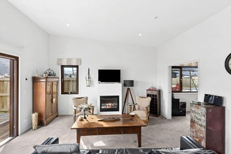 Photo of property in 185 Burdon Loop, Lake Hawea, 9382