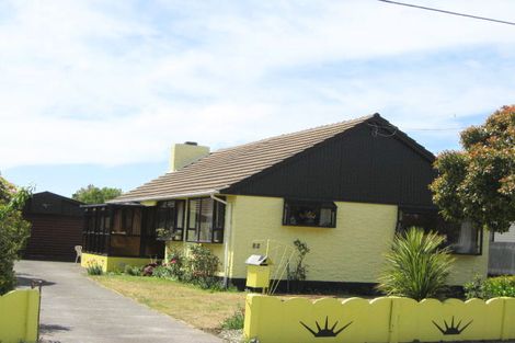 Photo of property in 19 Ontario Place, Wainoni, Christchurch, 8061