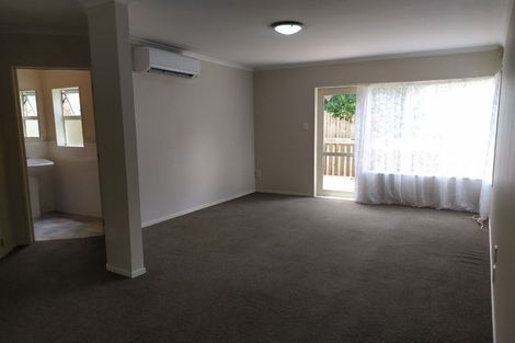 Photo of property in 9 Ryehill Close, New Lynn, Auckland, 0600