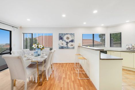 Photo of property in 17 Jacanas Place, Unsworth Heights, Auckland, 0632