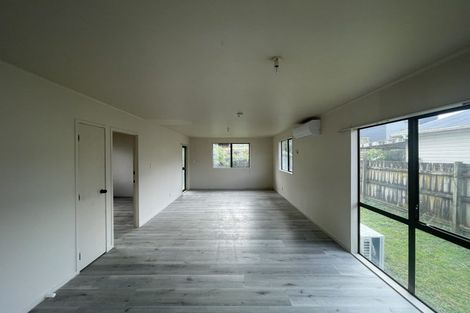 Photo of property in 2/12 Trimdon Street, Randwick Park, Auckland, 2105