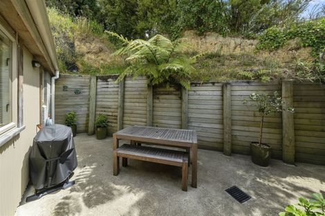 Photo of property in 23 Doris Gordon Crescent, Crofton Downs, Wellington, 6035