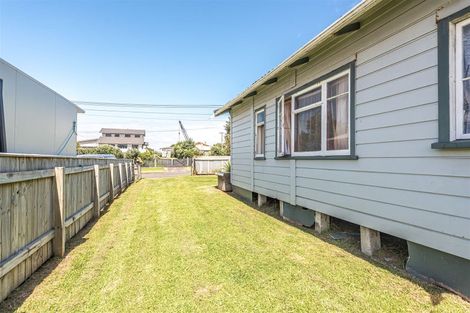 Photo of property in 22 Tregenna Street, Castlecliff, Whanganui, 4501