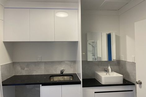 Photo of property in 1/15 Kayeleen Place, Cockle Bay, Auckland, 2014