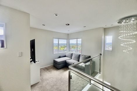 Photo of property in 240 Sturges Road, Henderson, Auckland, 0612