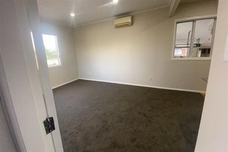 Photo of property in 61a Cambridge Terrace, Papatoetoe, Auckland, 2025