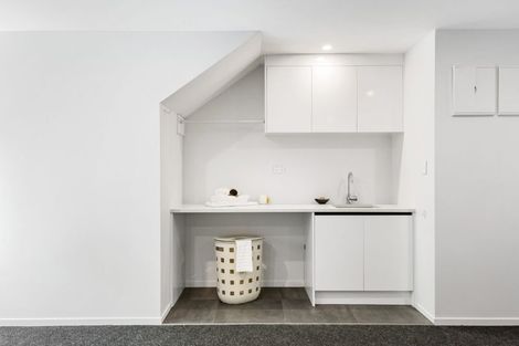 Photo of property in 43 Knights Road, Rothesay Bay, Auckland, 0630