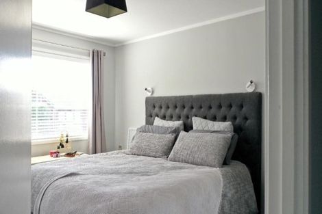 Photo of property in 2/51 Shakespeare Road, Milford, Auckland, 0620