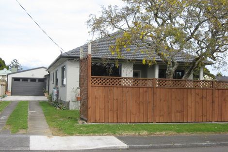 Photo of property in 3 Lynton Street, Upper Vogeltown, New Plymouth, 4310