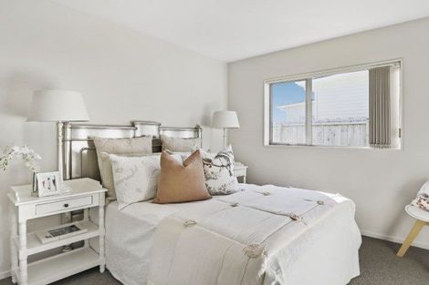 Photo of property in 36 Popokatea Drive, Takanini, 2112