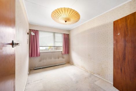 Photo of property in 27 Lees Grove, Wainuiomata, Lower Hutt, 5014