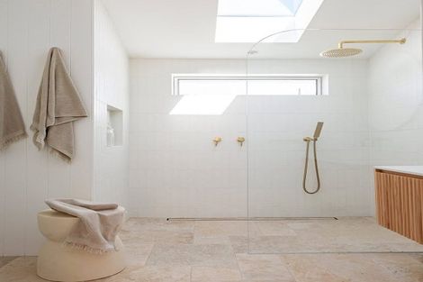 Photo of property in 1/27 Motuora Road, Manly, Whangaparaoa, 0930