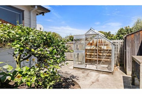 Photo of property in 90 Opawa Road, Opawa, Christchurch, 8023